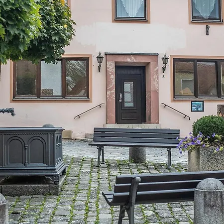 Guest house Pension Fuer Langzeitmiete Einzelzimmer Monatsmiete 450 Eur Warm 91639 Wolframs-Eschenbach Vollmoebliert Gemeinschaftskueche Waschmaschiene Parkplatz Kostenlos Sehr Zentral *