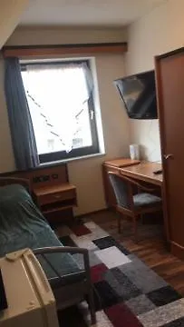 Pension Fuer Langzeitmiete Einzelzimmer Monatsmiete 450 Eur Warm 91639 Wolframs-Eschenbach Vollmoebliert Gemeinschaftskueche Waschmaschiene Parkplatz Kostenlos Sehr Zentral Guest house