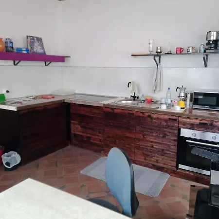 Guest house Pension Fuer Langzeitmiete Einzelzimmer Monatsmiete 450 Eur Warm 91639 Wolframs-Eschenbach Vollmoebliert Gemeinschaftskueche Waschmaschiene Parkplatz Kostenlos Sehr Zentral *